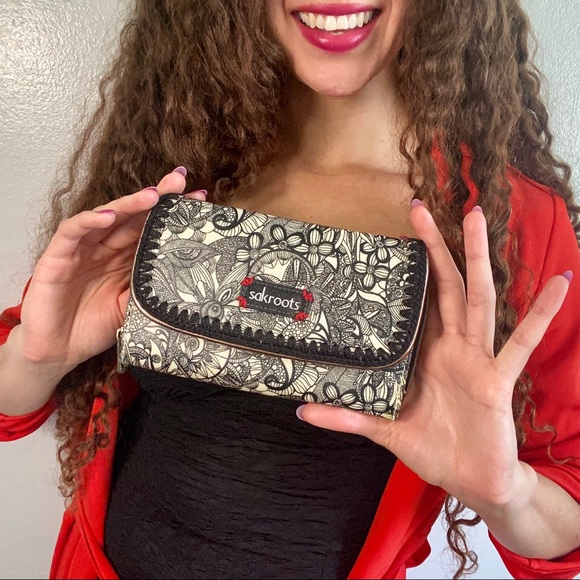 Sakroots Ultimate Storage Wallet - Picture 2 of 12